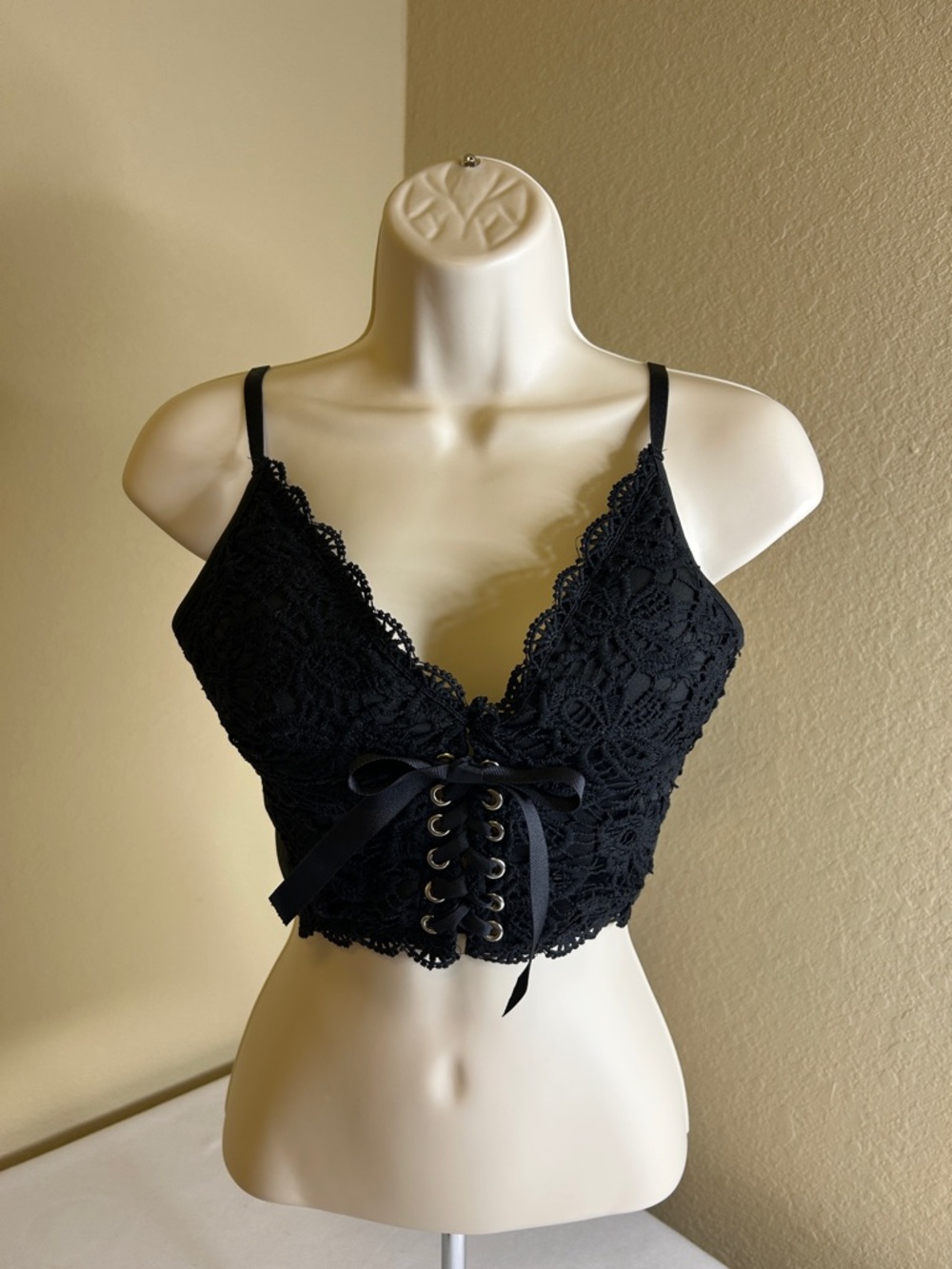 Youmu Black Lace Corset Crop Size Cup B armpit to armpit 15